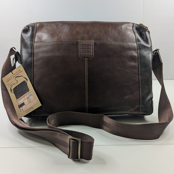 Bocconi NWT LEATHER Garth Urban Messenger Bag Crossbody Briefcase Brown Strap - Picture 1 of 12